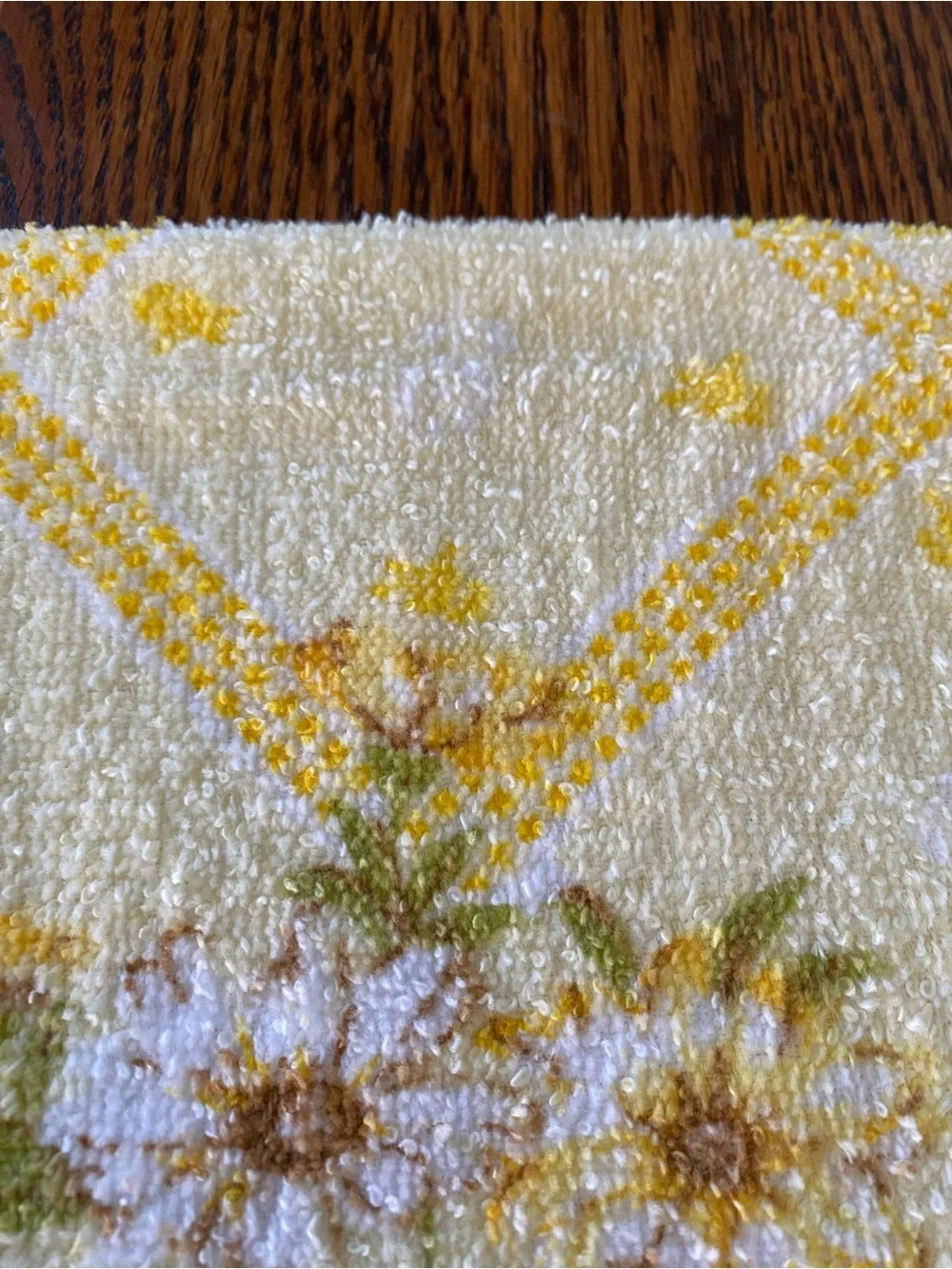 Vintage MCM Mid Century Yellow White Floral Daisy Hand Towel
